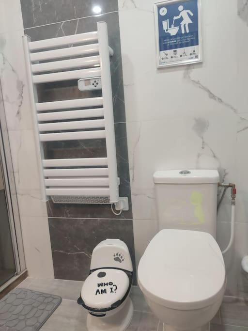 Hebergement Au Logis Souge-le-Ganelon Bagian luar foto